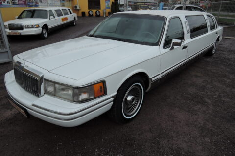 Prodloužená limuzína Lincoln Town Car 7