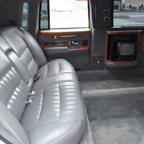 Prodloužená limuzína Lincoln Town Car 7