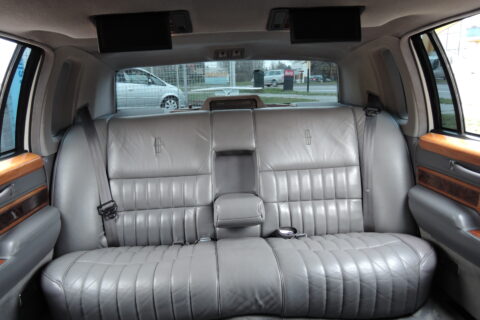 Prodloužená limuzína Lincoln Town Car 7