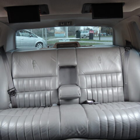 Prodloužená limuzína Lincoln Town Car 7