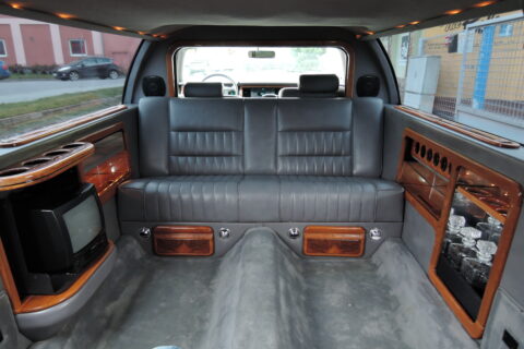 Prodloužená limuzína Lincoln Town Car 7