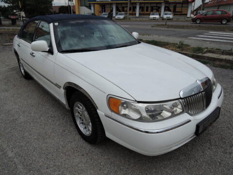 Limuzína Lincoln Town Car 5