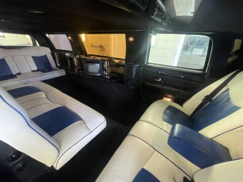 Prodloužená limuzína Lincoln Town Car 9+