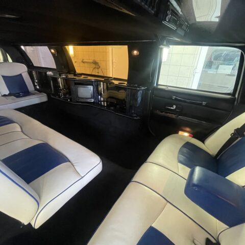 Prodloužená limuzína Lincoln Town Car 9+