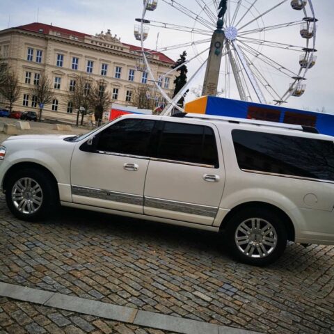 SUV Lincoln Navigator Long