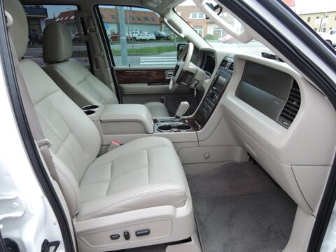 SUV Lincoln Navigator Long