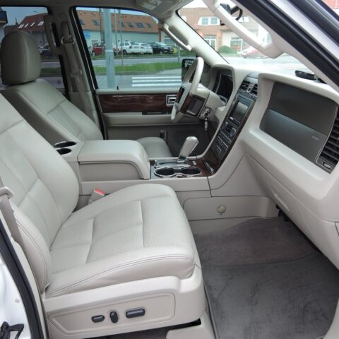 SUV Lincoln Navigator Long