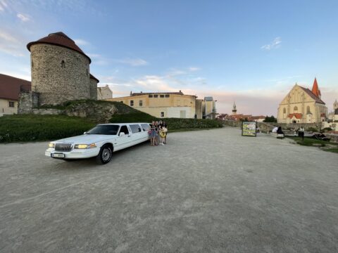 Prodloužená limuzína Lincoln Town Car 9+