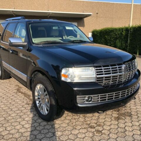 SUV Lincoln Navigator 8