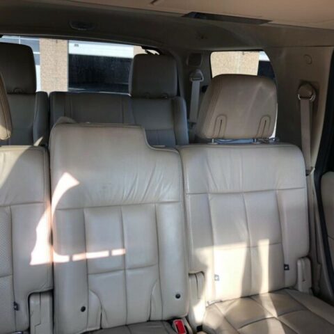 SUV Lincoln Navigator 8