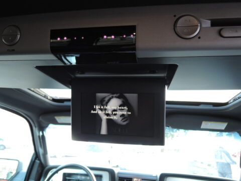 SUV Lincoln Navigator 7